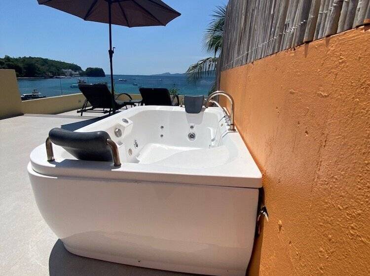 Номер Deluxe Вид на Море, Papa Freds Beach Resort