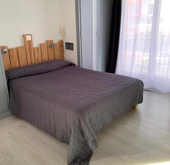 اتاق استاندارد چهار تخته, Hôtel Le Canetois
