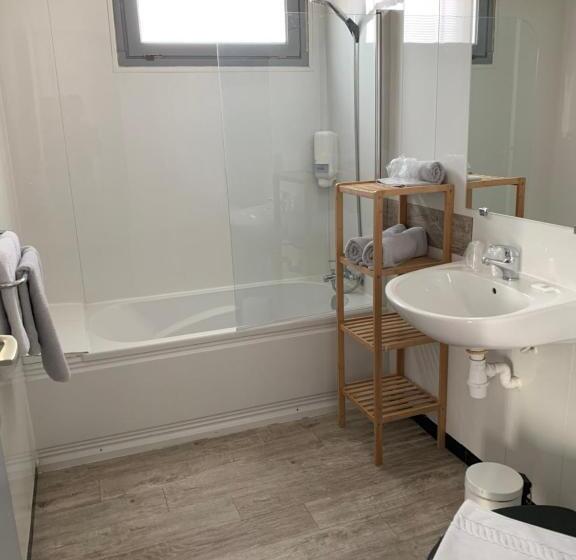 اتاق استاندارد چهار تخته, Hôtel Le Canetois
