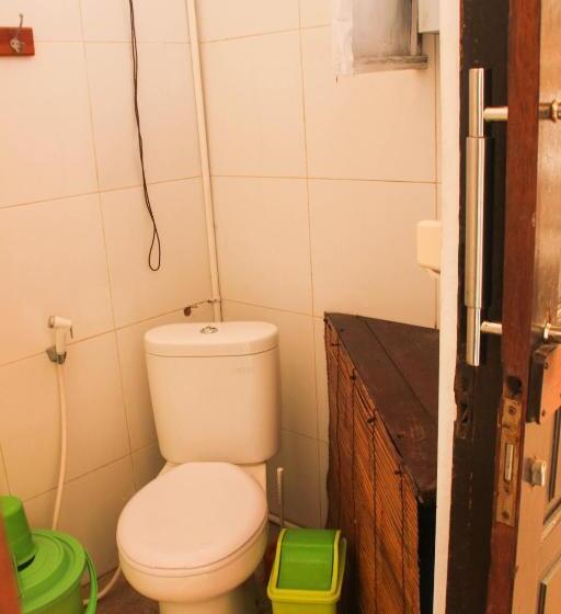 Номер Стандарт Индивидуальный Совместная Ванная, Seabreeze Hostel Bali