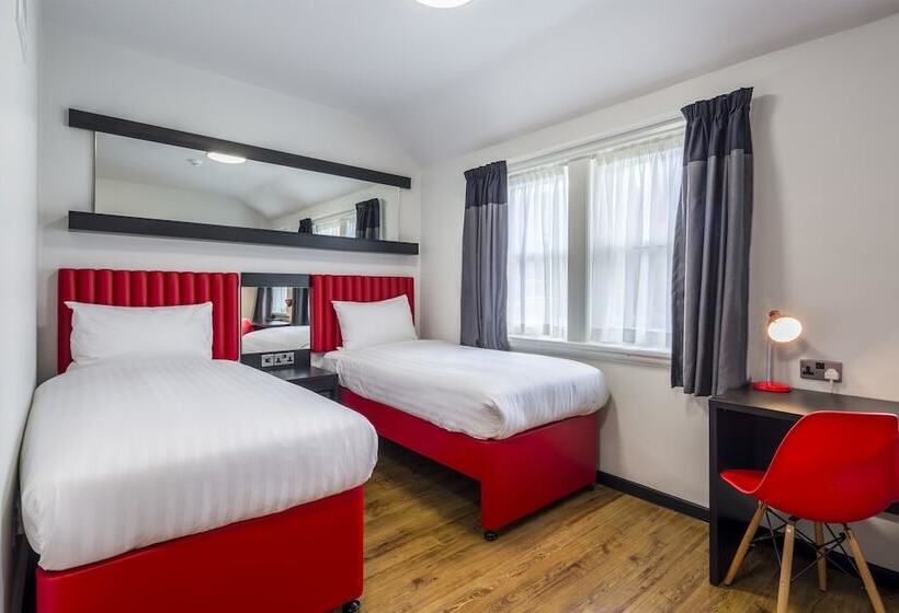 Номер Стандарт, Tune Hotel Liverpool