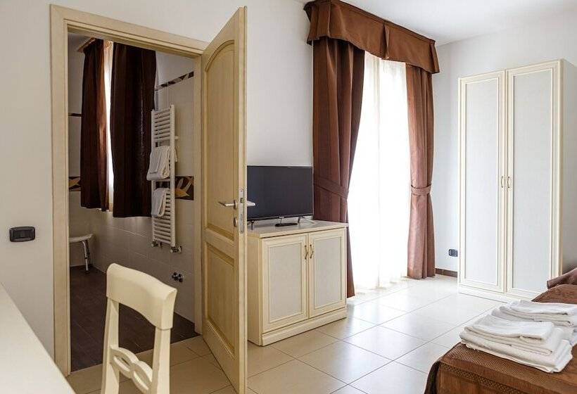 اتاق استاندارد سه نفره, Villa Sofia