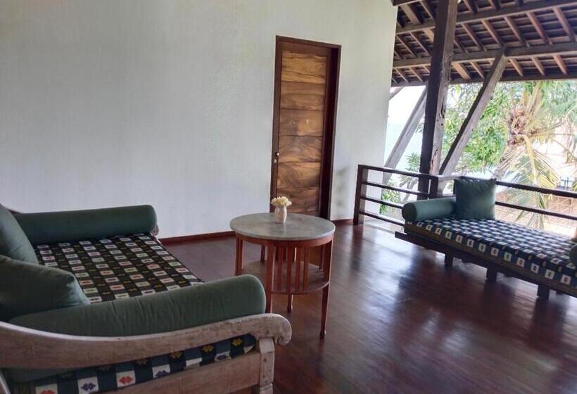 Номер Deluxe Вид на Море Боковой, Villa Bukit Segara