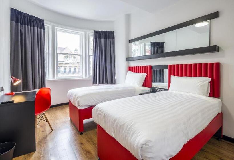 Номер Стандарт, Tune Hotel Liverpool