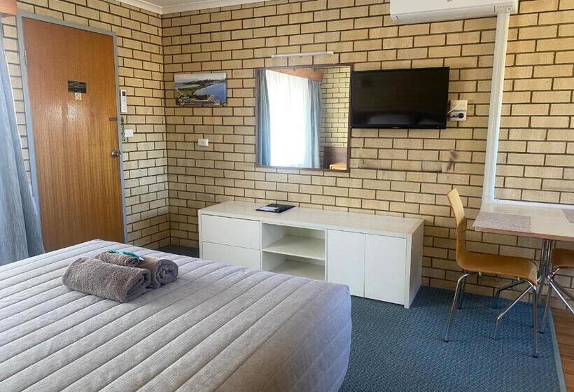 Студио Economy, Coastal Comfort Motel