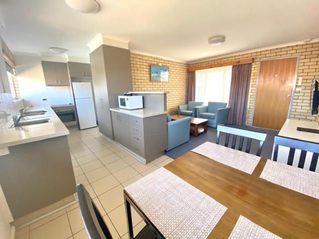 Апартаменты 2 Спальни, Coastal Comfort Motel