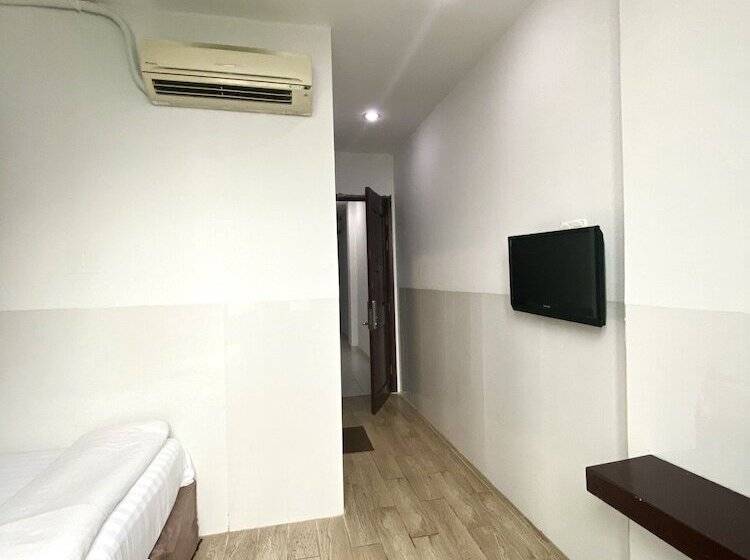 اتاق سوپریور, Mi Linh