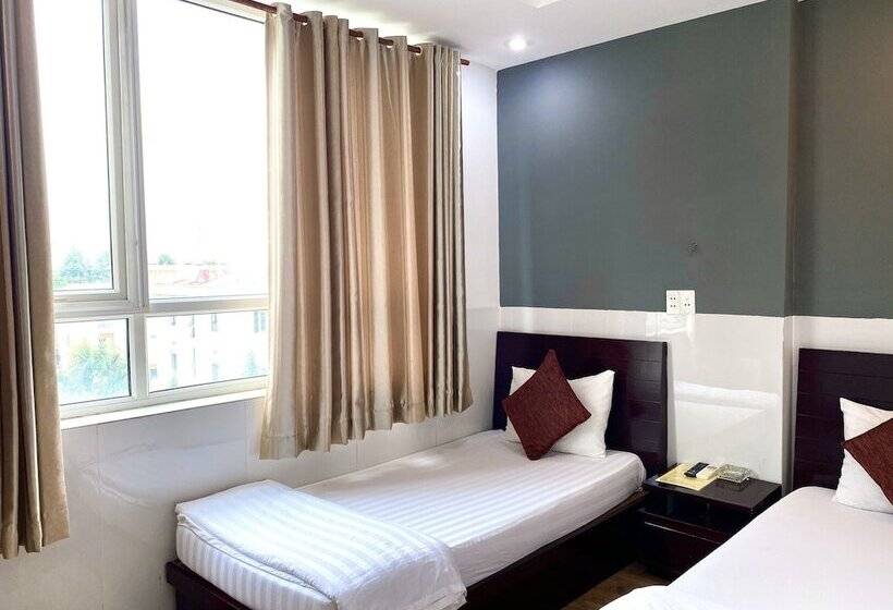 اتاق سوپریور, Mi Linh