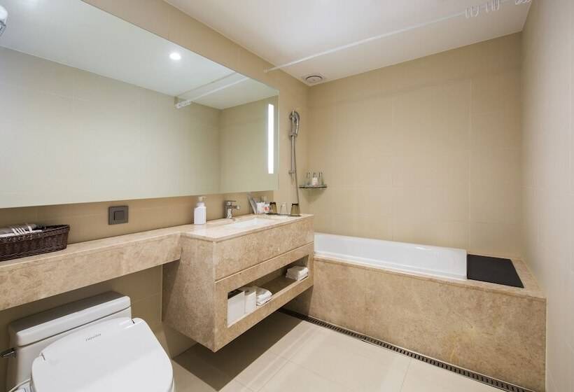 Номер Deluxe, Solaria Nishitetsu Hotel Busan