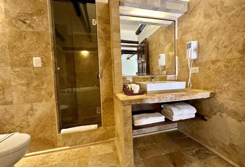 سوییت خانوادگی, Hatun Inti Boutique