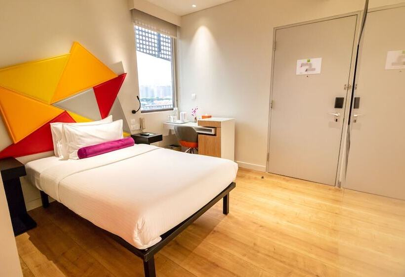 Standard Room, Ibis Styles Singapore On Macpherson