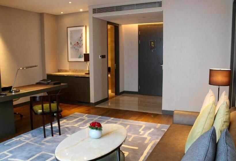 디럭스 룸 킹사이즈 침대, Sofitel Lianyungang Suning
