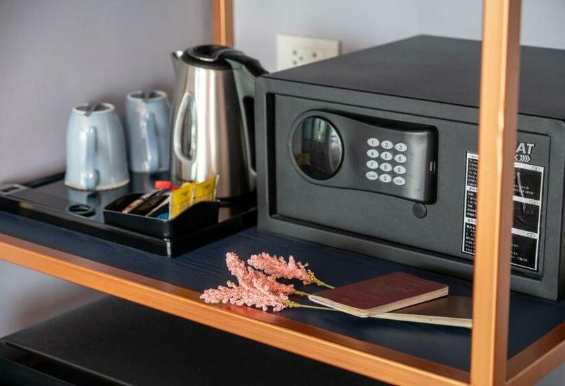 Номер Deluxe, The Blue Hotel   Sha Plus