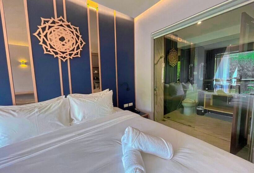 Номер Deluxe, The Blue Hotel   Sha Plus