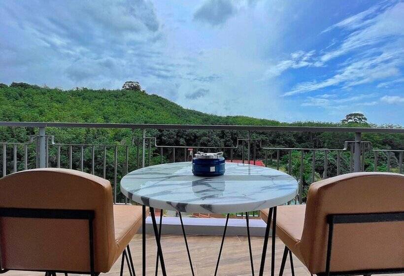 Люкс Повышенной Комфортности, The Blue Hotel   Sha Plus