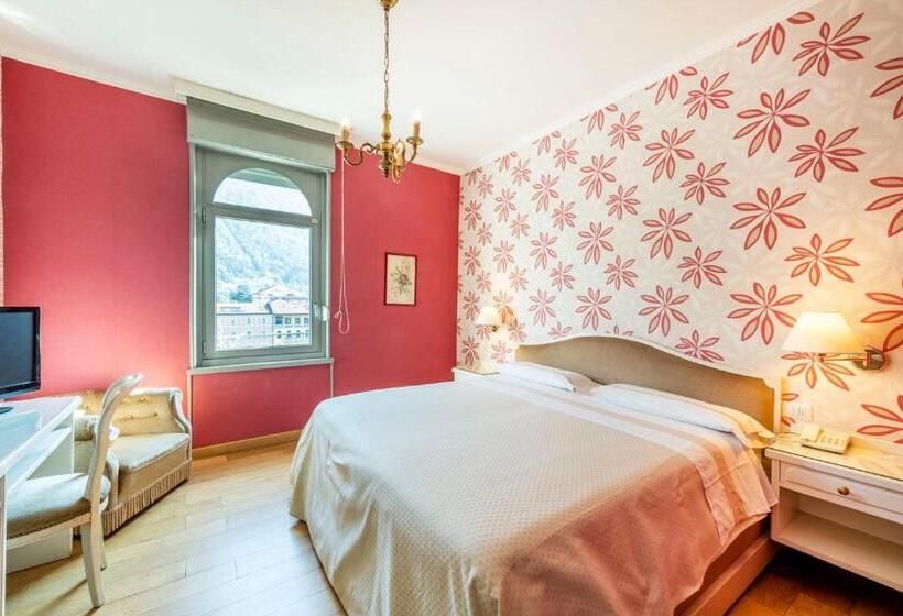 Номер Стандарт Вид на Город, Metropole Suisse