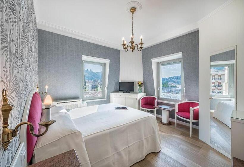 Superior room with lake view, Metropole Suisse