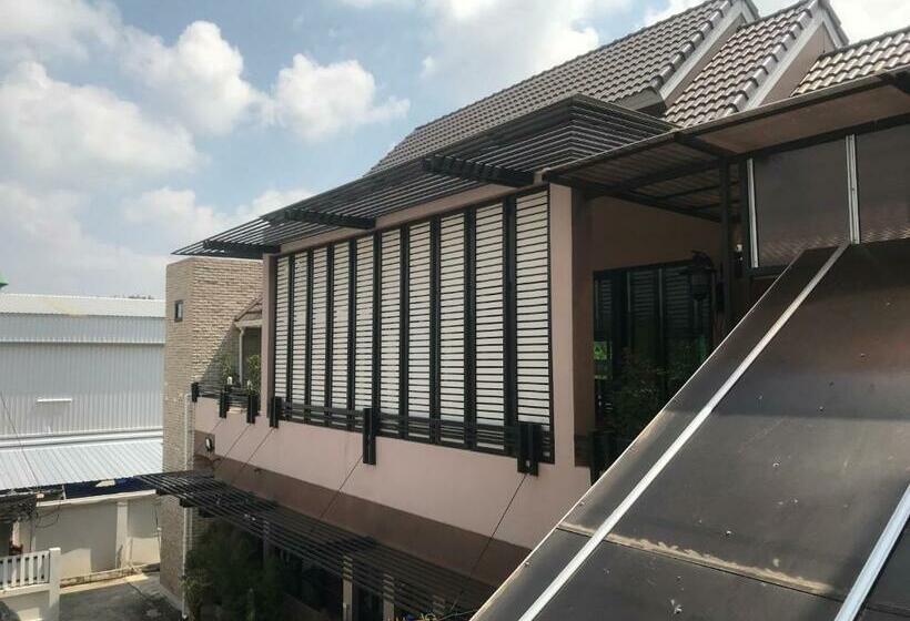 수피리어 룸, The Sept Korat