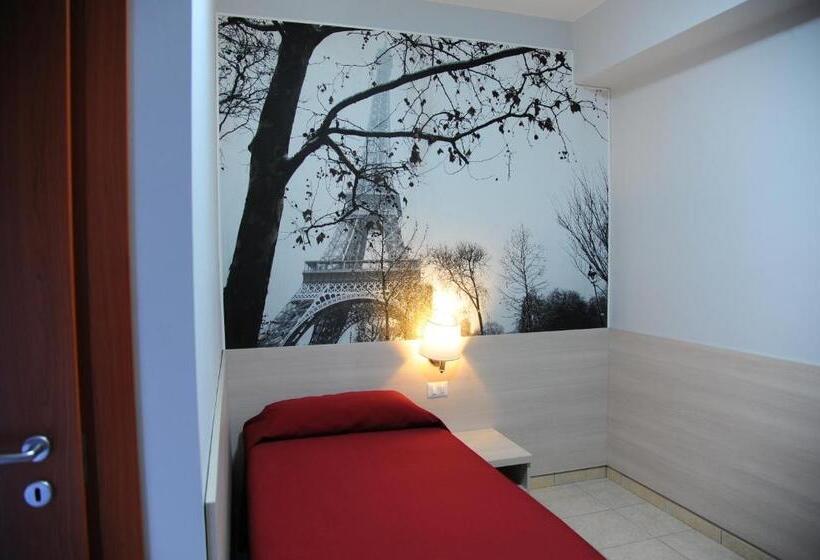 اتاق استاندارد یک نفره, B&b Europa