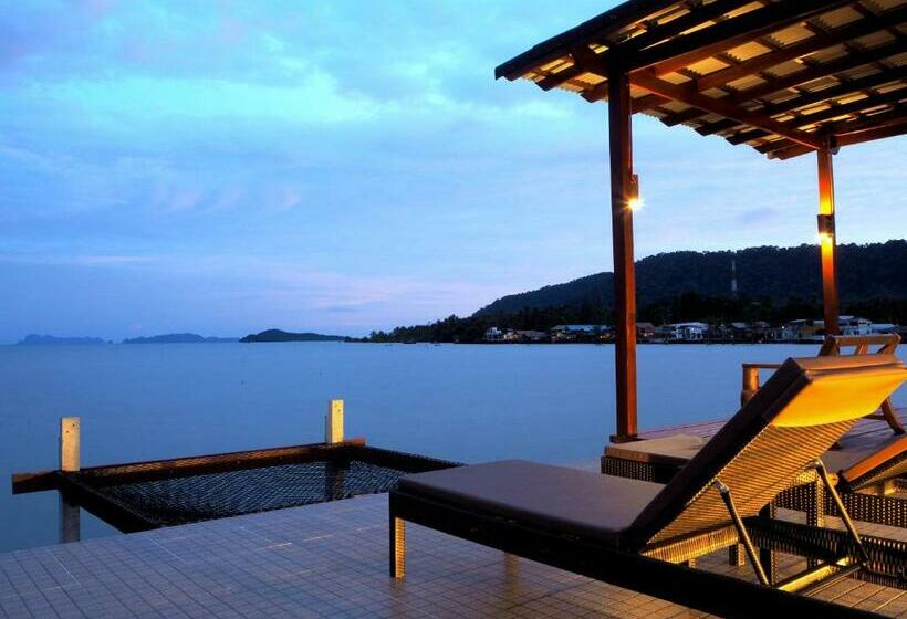 Quarto Deluxe Vista Mar com Sacada, Fresh House