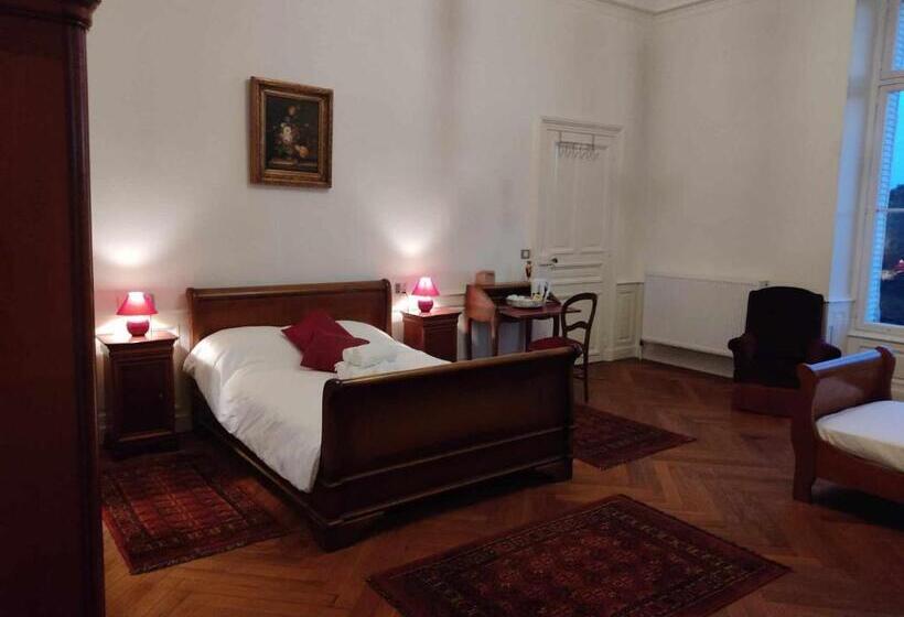 Family Suite, Chambres D Hôtes Au Château De Puycharnaud