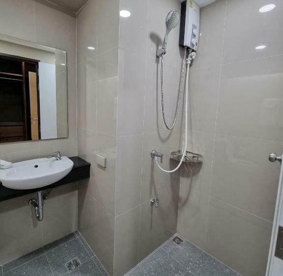 Quarto Estandar com Sacada, Tiara Place