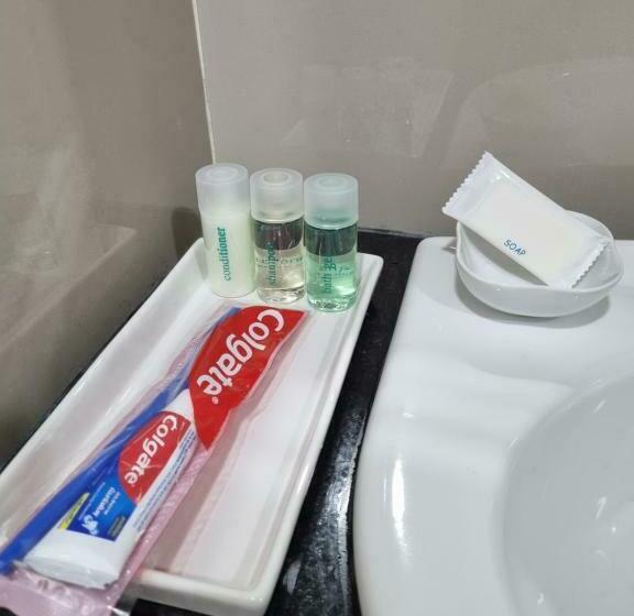 Quarto Estandar com Sacada, Tiara Place