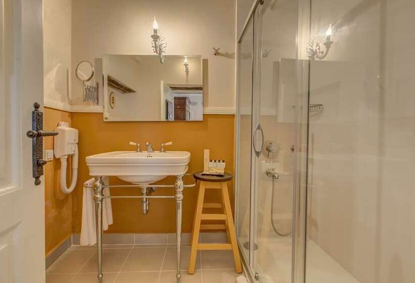 سوییت, Erendira Hotel   Special Class