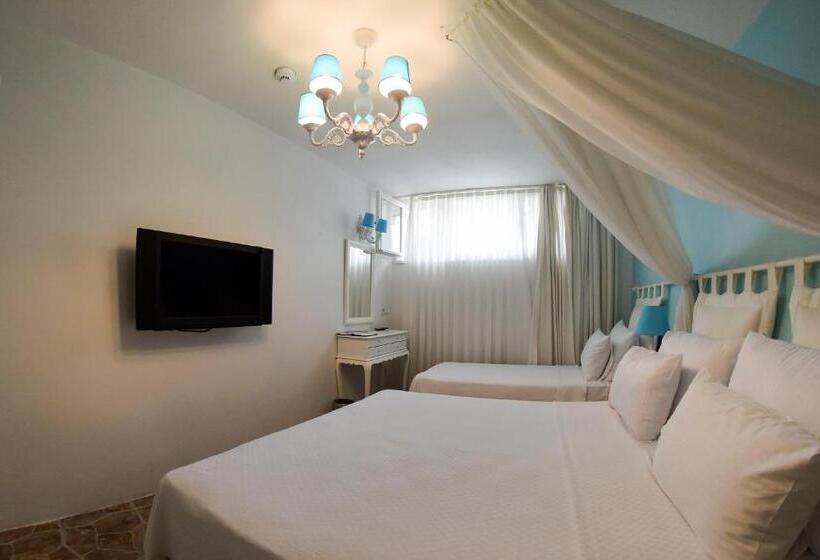 Economy Triple Room, Erendira Hotel   Special Class
