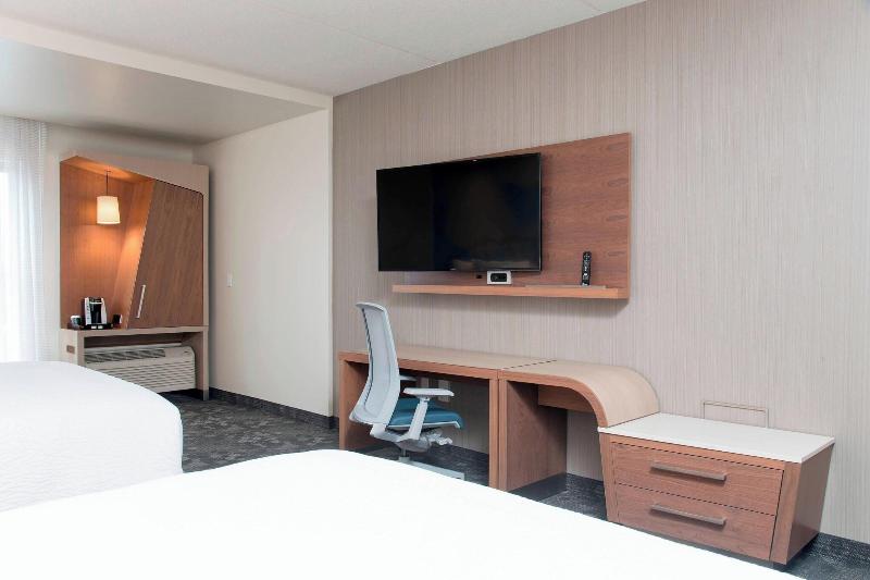 Номер Стандартный Кровать Куин, Courtyard By Marriott Holland Downtown