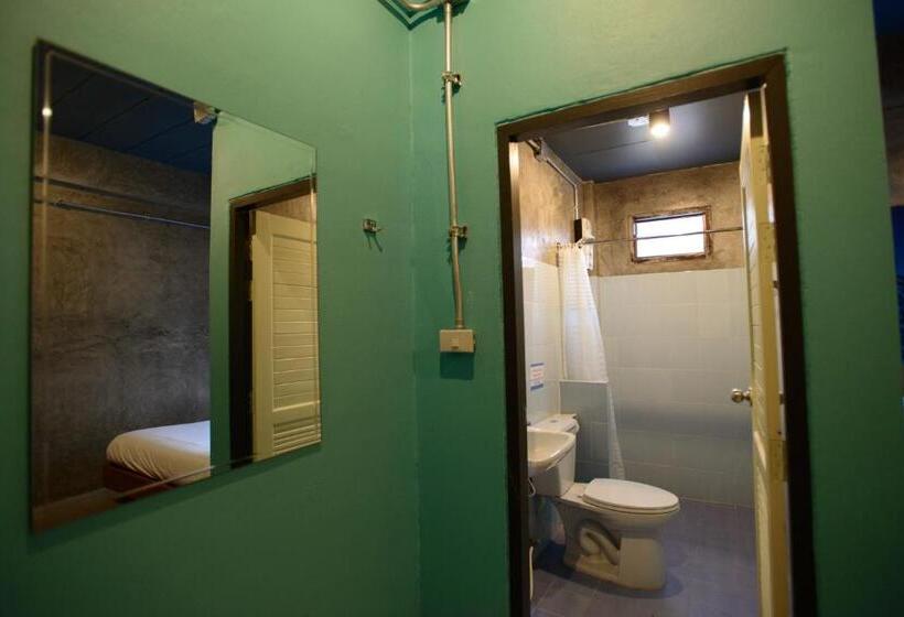 Номер Economy, Seabox Khaolak Hostel