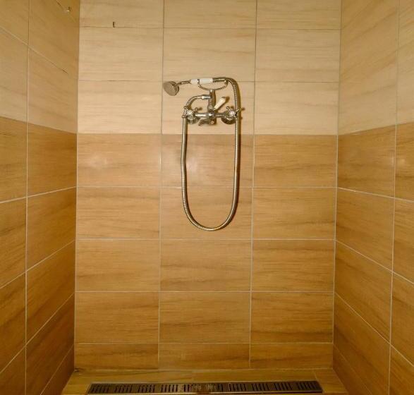 غرفة قياسية ثلاثية, Vila24 Levice