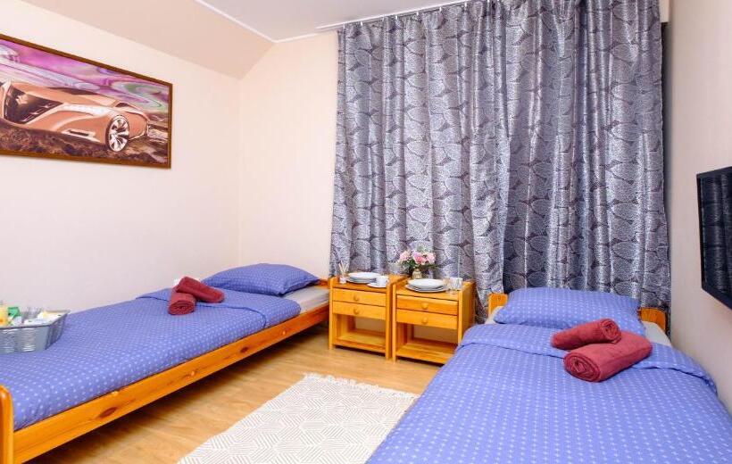 غرفة قياسية حمام مشترك, Vila24 Levice