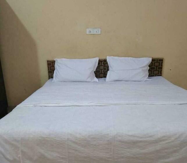 اتاق کلاسیک سه تخته, 81157g Amy Inn