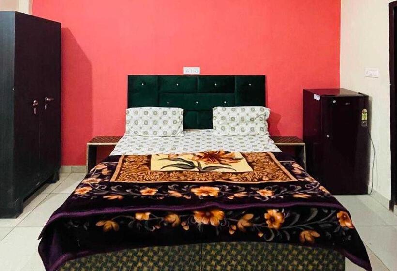 اتاق کلاسیک سه تخته, 81157g Amy Inn