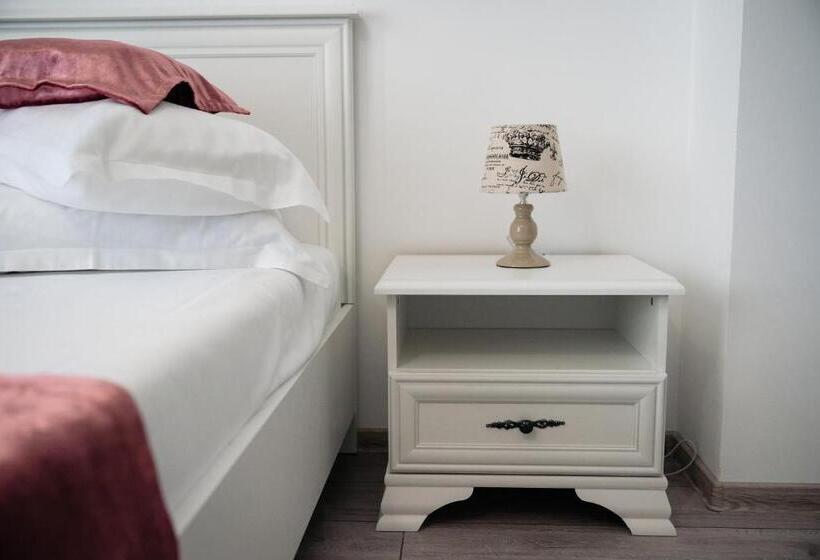 آپارتمان 1 خوابه با چشم‌انداز استخر, Almar Luxury Residence   Renting Apartments & Free Pool