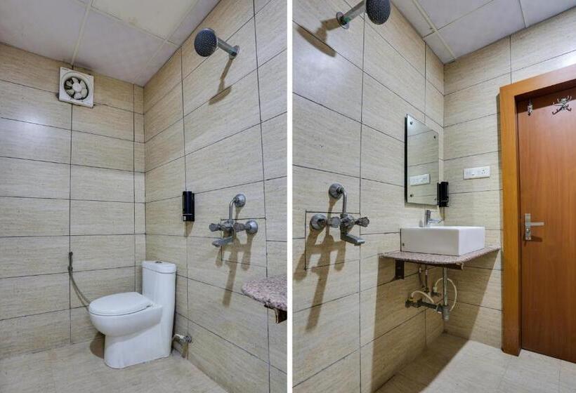 三人经典房间, Super Collection O Bhiwadi Formerly Ridgewood Palace