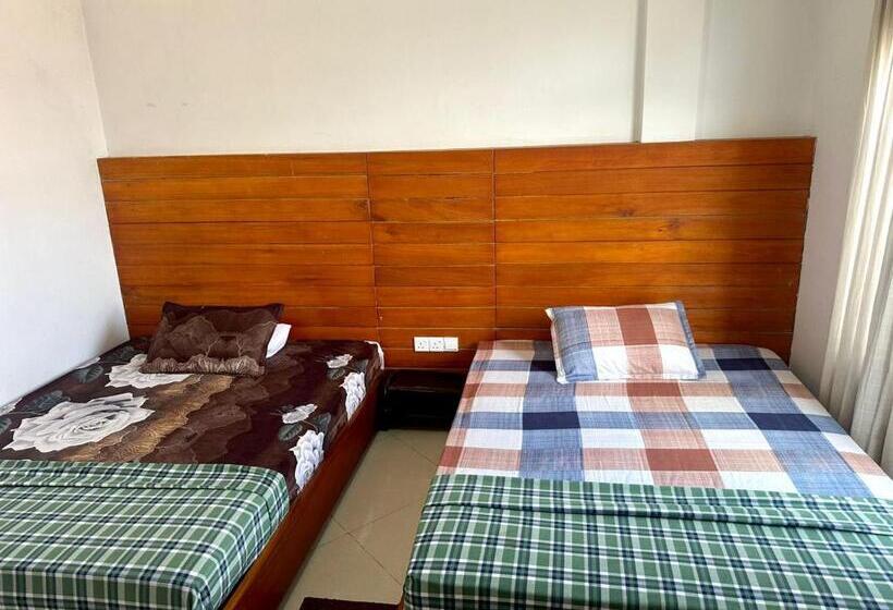 اتاق اکونومی, White Block Hotel & Resturant