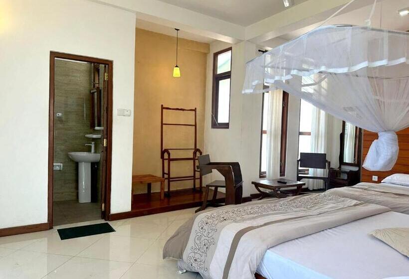 اتاق لوکس خانوادگی, White Block Hotel & Resturant