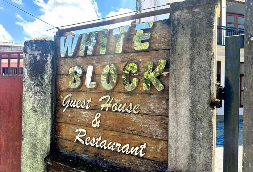 ویلای لوکس 1 خوابه, White Block Hotel & Resturant