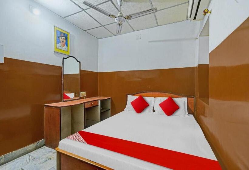 اتاق استاندارد, Oyo Flagship 81060 Tulsi Inn