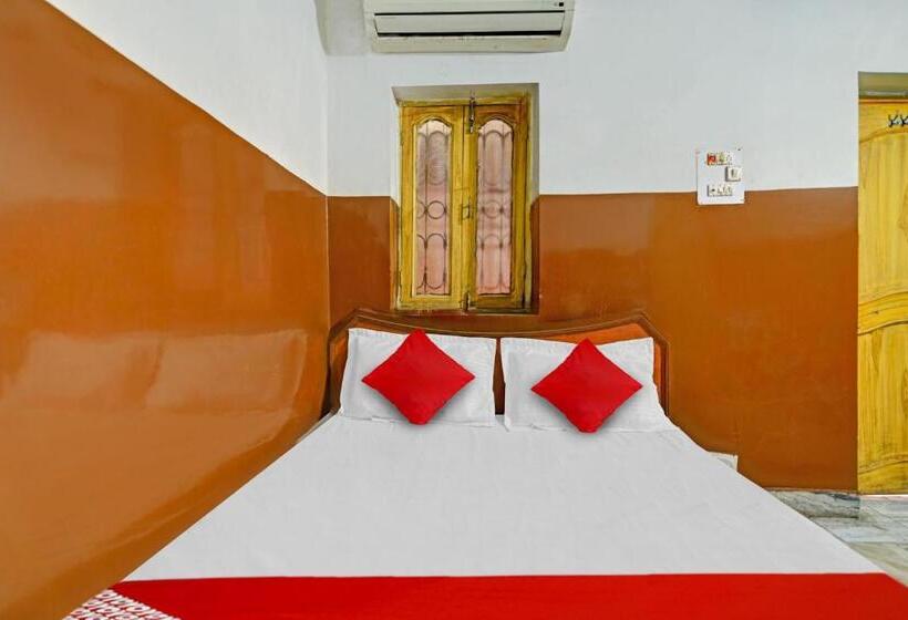 اتاق استاندارد, Oyo Flagship 81060 Tulsi Inn