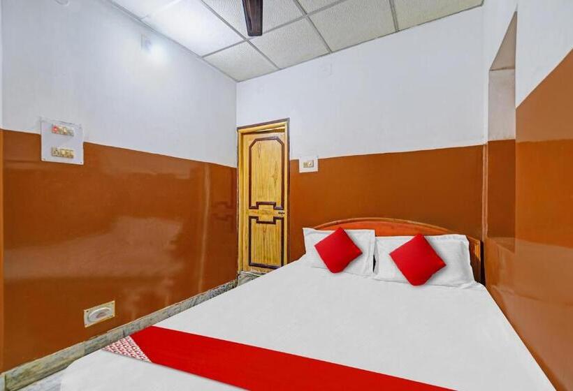 اتاق استاندارد, Oyo Flagship 81060 Tulsi Inn