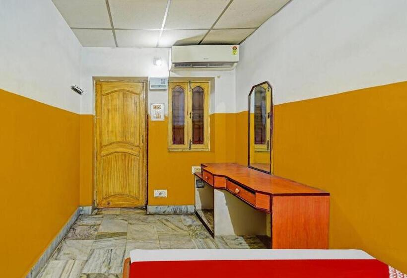 اتاق استاندارد, Oyo Flagship 81060 Tulsi Inn