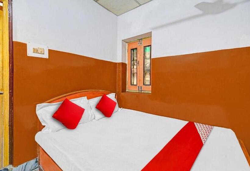 اتاق استاندارد, Oyo Flagship 81060 Tulsi Inn