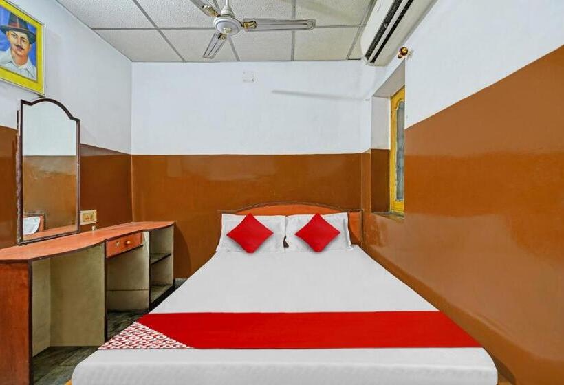 اتاق استاندارد, Oyo Flagship 81060 Tulsi Inn