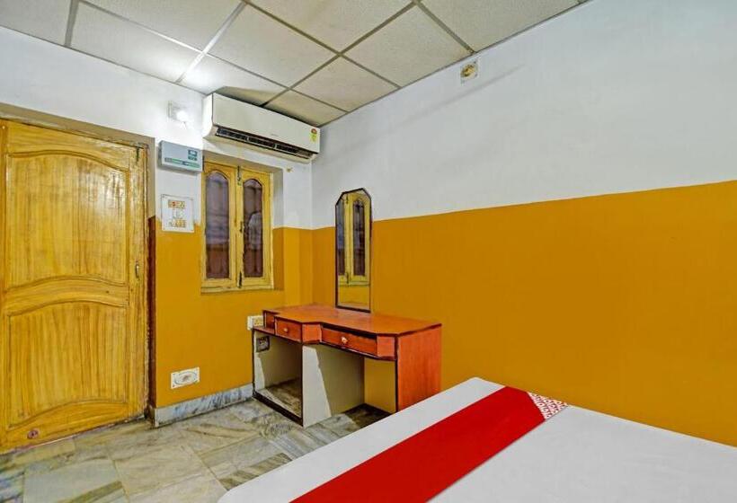 اتاق استاندارد, Oyo Flagship 81060 Tulsi Inn
