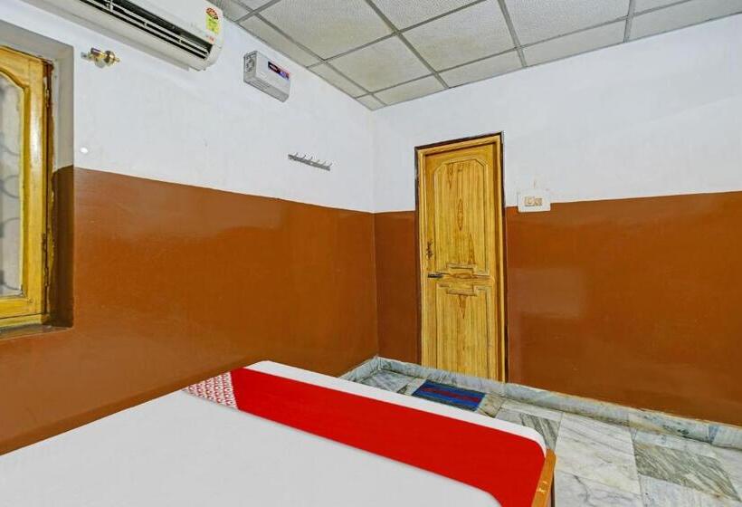 اتاق استاندارد, Oyo Flagship 81060 Tulsi Inn