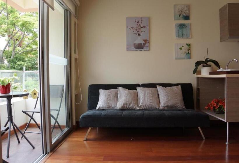 سوئیت با بالکن, Atrium Miraflores