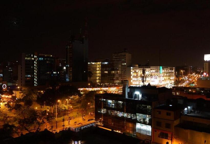سوئیت پریمیوم, Atrium Miraflores